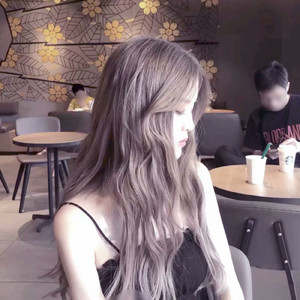 男人吃奶摸下面
