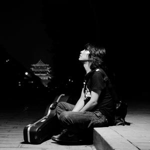 男人吃奶摸下面
