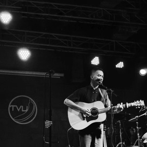 男人吃奶摸下面
