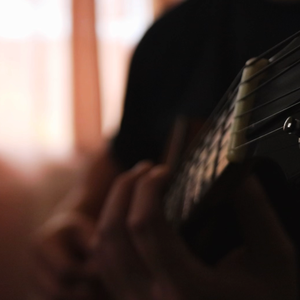 男人吃奶摸下面
